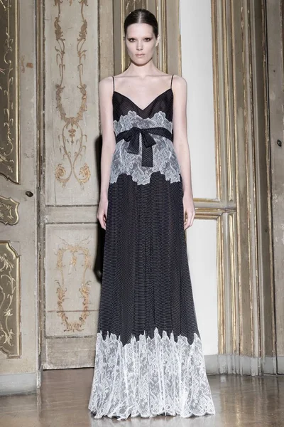 Look 27